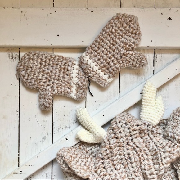 NWT. Kid / Teen Reindeer Scarf Hat. (8 and Up) - Picture 6 of 8